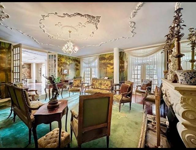 BUSINESS FOR SALE IN MUCKLENEUK